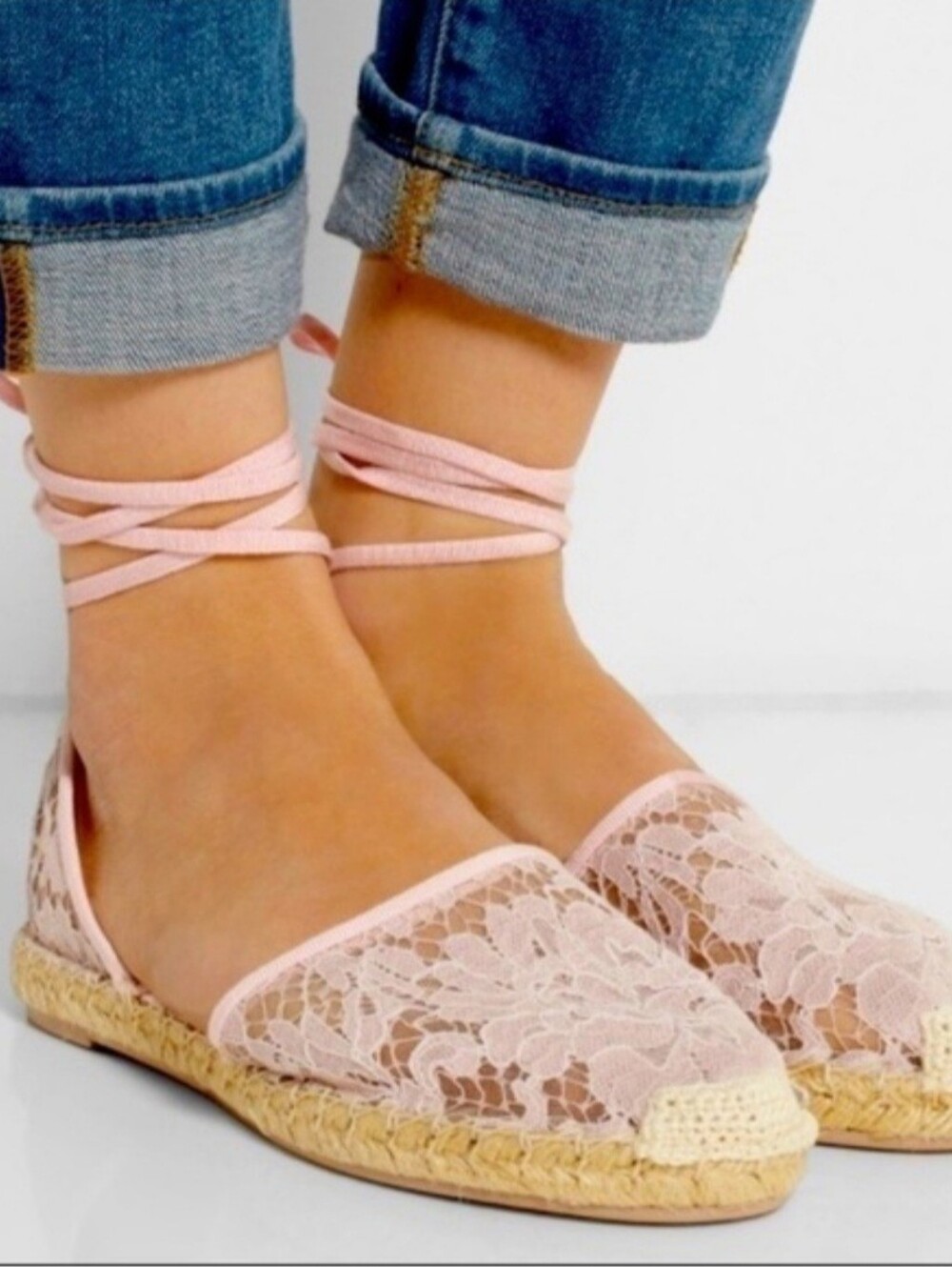Badgley Mischka Espadrille flats Pink Lace Ankle Tie Girlie Feminine Dainty 8.5